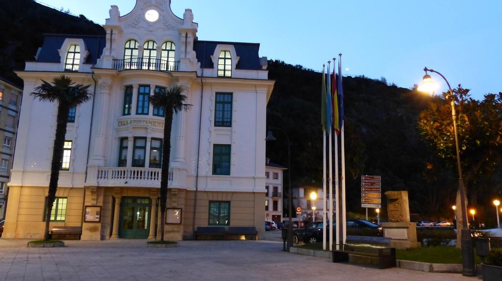 Pension Oria Luarca Exterior photo